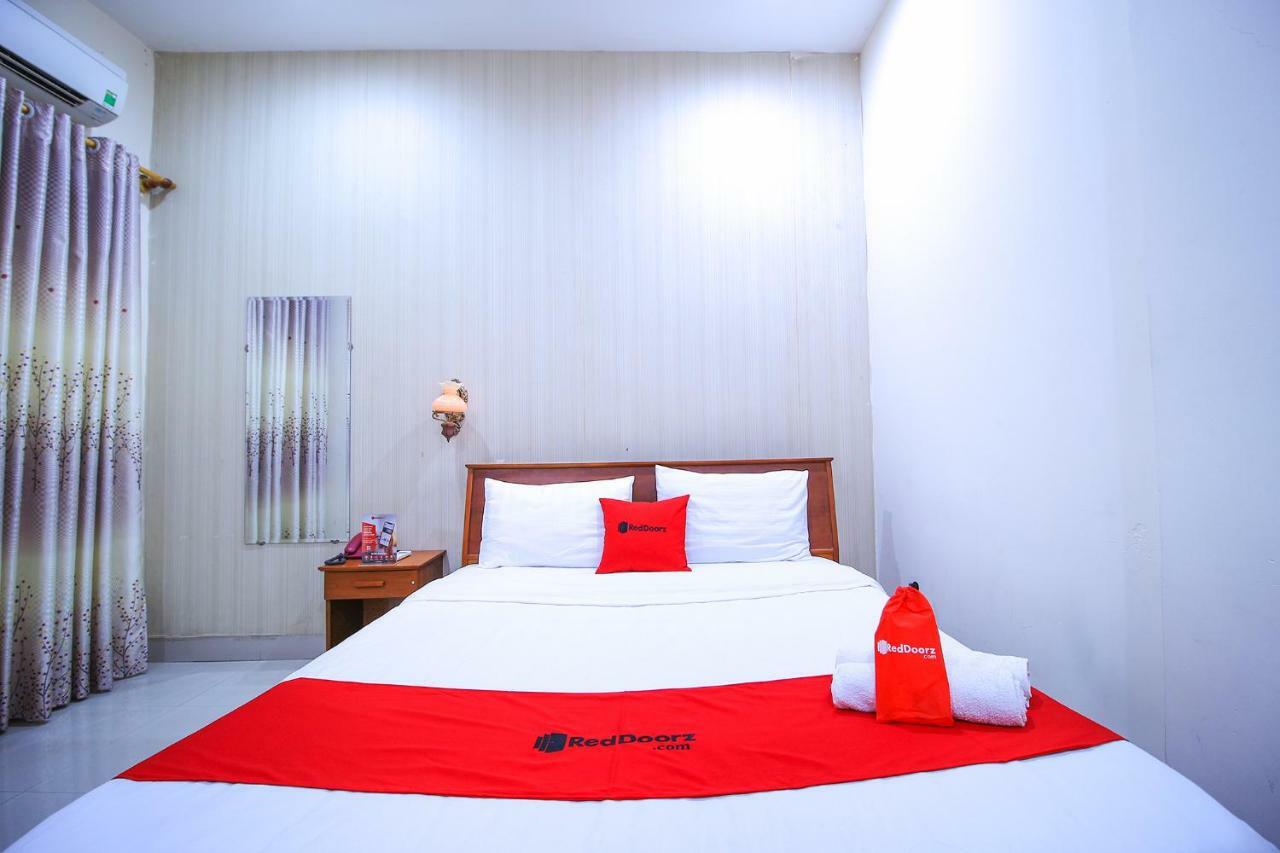 Reddoorz Near Han Market Дананг Екстер'єр фото