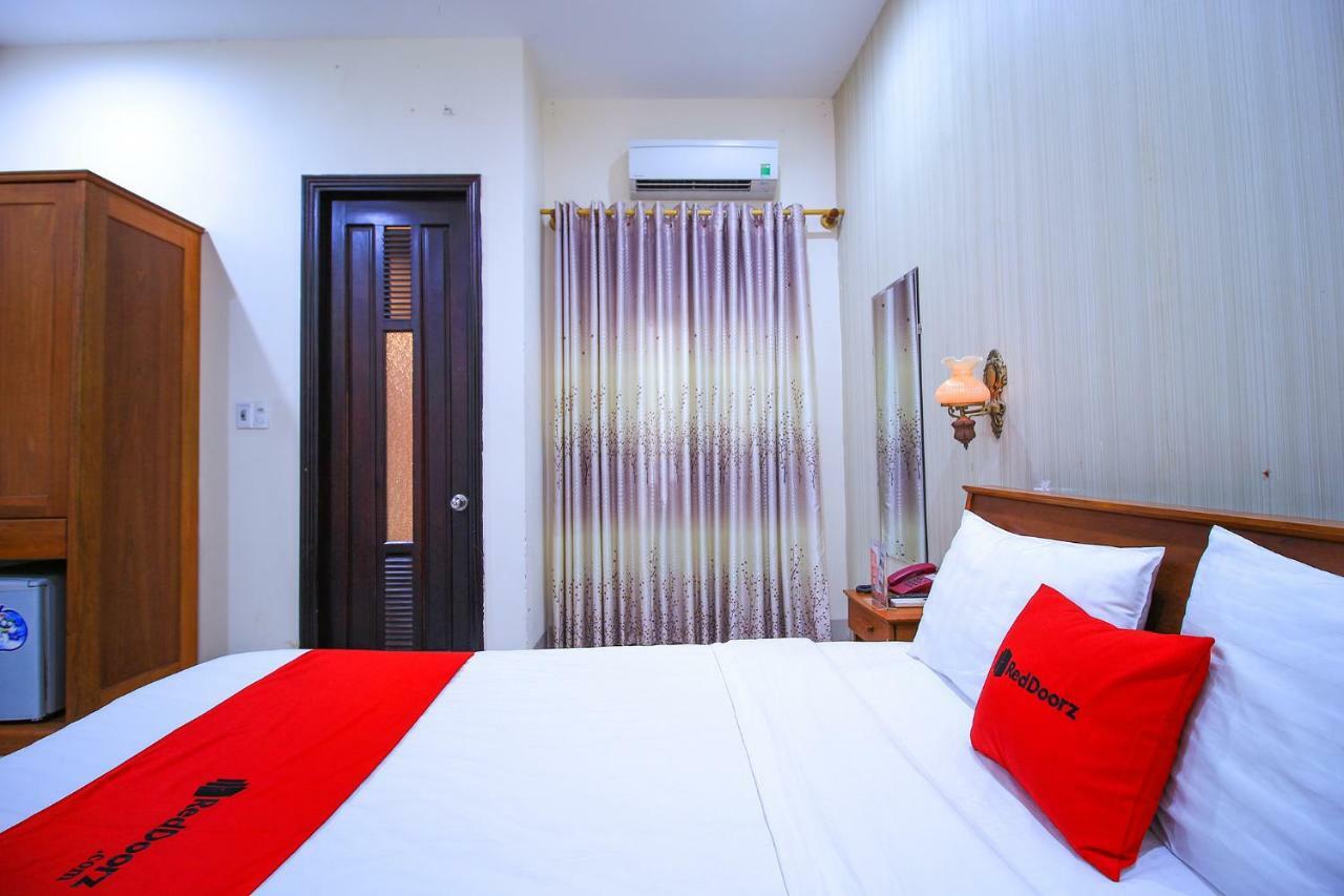 Reddoorz Near Han Market Дананг Екстер'єр фото